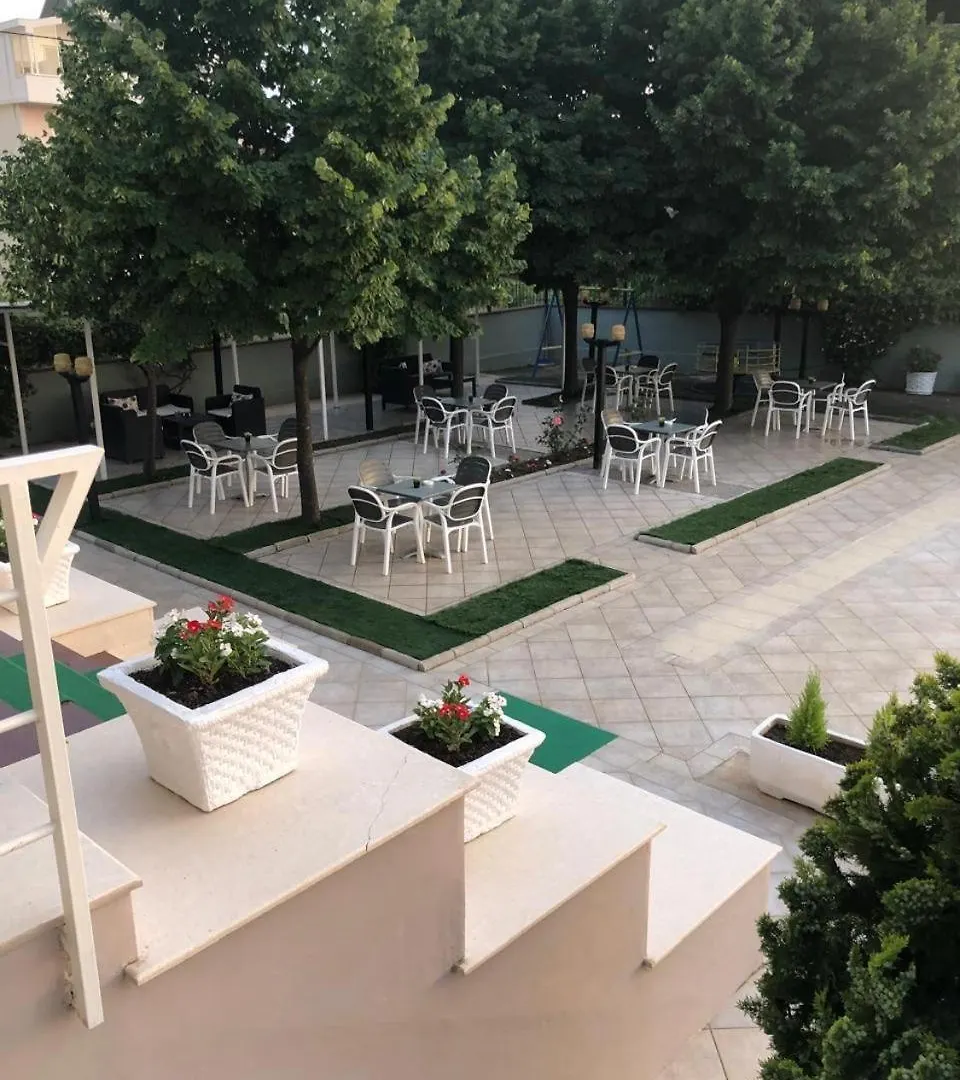 Relax Apartment & Hotel Golem