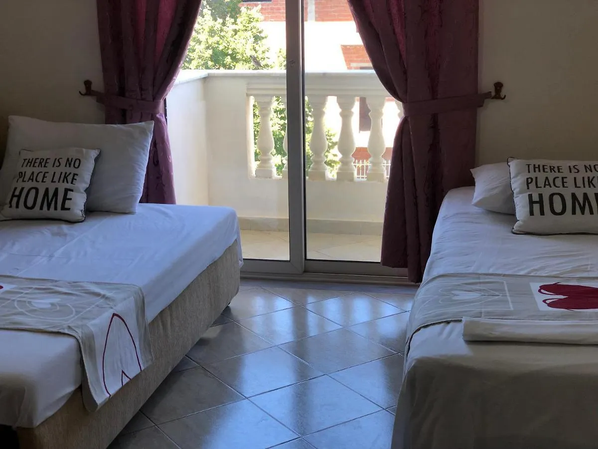 Relax Apartment & Hotel غوليم 3*,  ألبانيا